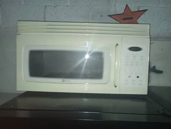 Many Microwaves(PLEASE READ PRICES)