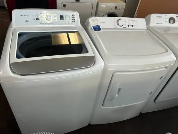 Insignia Side by Side Washer and Dryer Set