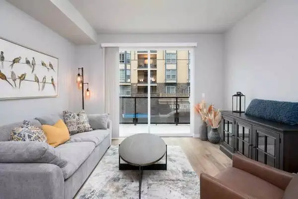 A touch of modern living: 3 BR, 1219 Sq Ft.