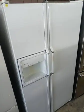 ★GE Profile white side by side refrigerator