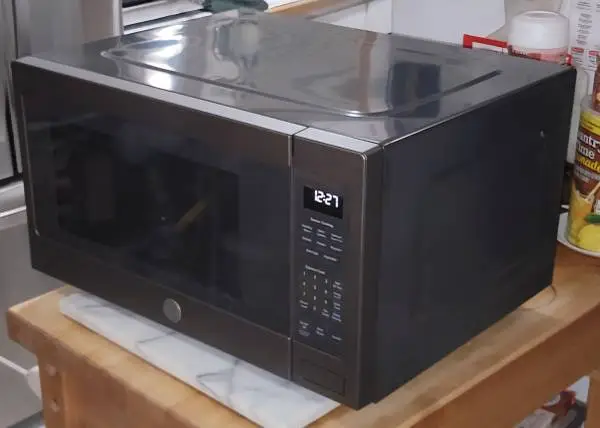 GE Profile 2.2 Cu. Ft. Sensor Microwave Oven (Model #PES7227ELES)