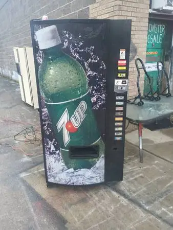 7 Up Pop Machine