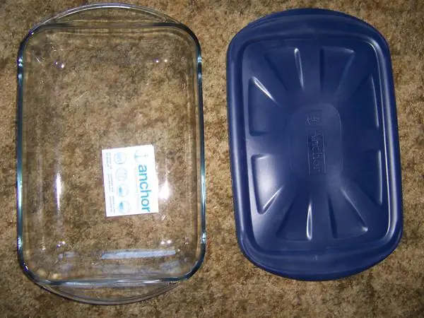 Anchor Hocking, Glass Casserole dish, with carry bag