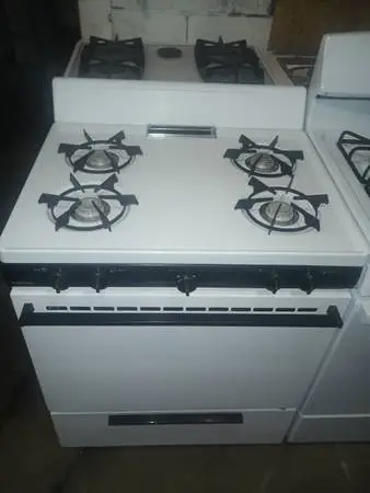 Black& White Gas Stove