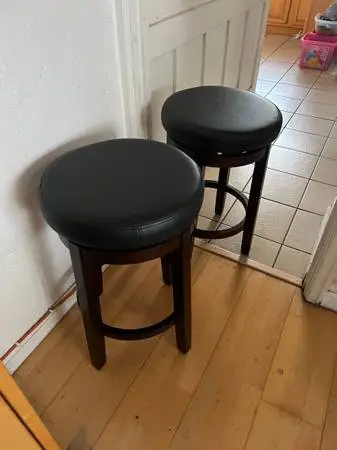 2 pcs Ashly Maya Counter height bar swivel stool design and style Wipe