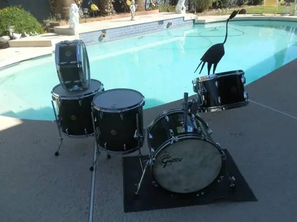 VINTAGE DRUMS WANTED
