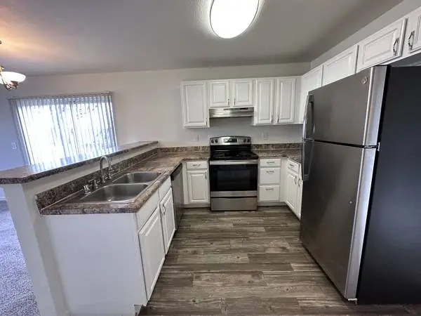 Apartamento renovado de 2 habitaciones y 1 baño (Apt. 328), $1849/mes