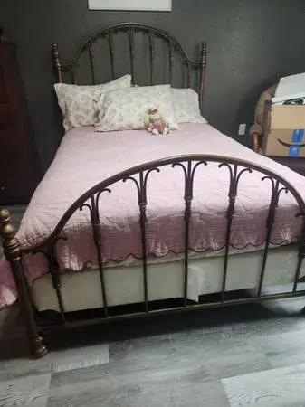 Bronze metal full size bed