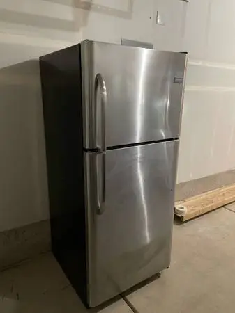 Refrigerator frigidaire