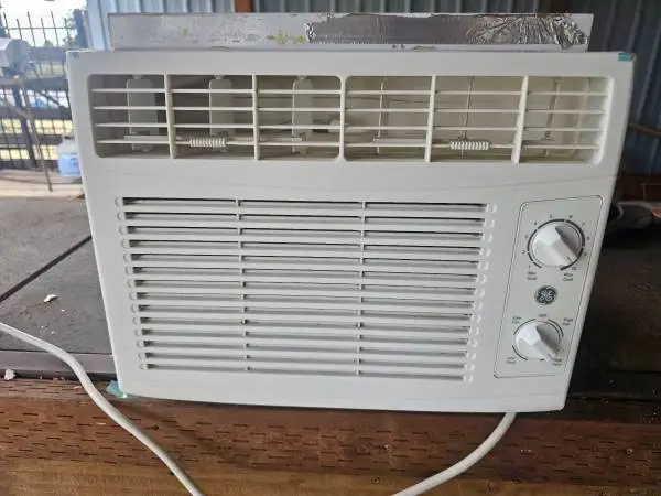 Air conditioner.
