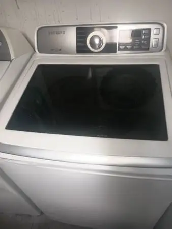 Modern Samsung Washer w/glass lid