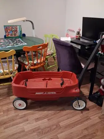 Red radio flyer wagon