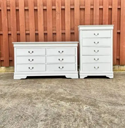 Louis Philippe White Wooden Dresser Set - 11 Drawers