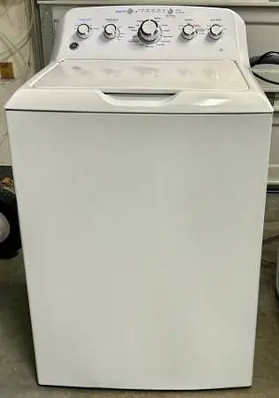 GE® 4.2 cu. ft. Capacity Washer with Stainless Steel Basket LIKE NEW