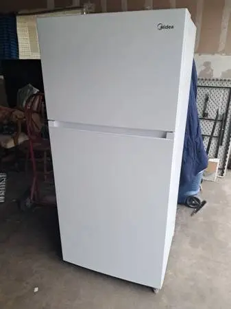 REFRIGERATOR CAN DELIVER