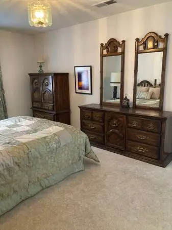 Queen bedroom set