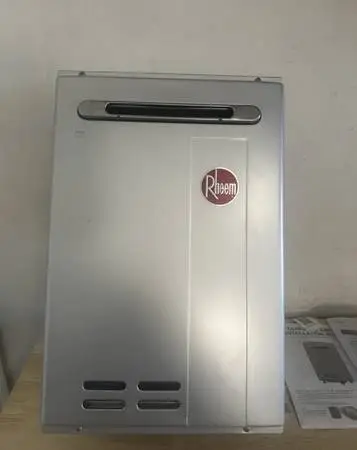 Rheem Performance 9.5 GPM Non-Condensing Liquid Propane Tankless Water