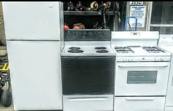 fridge & electric stove.... Free microwave with the purchase