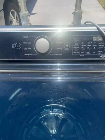 LG washer with chrome drone
