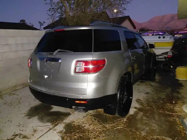2008 Saturn outlook suv