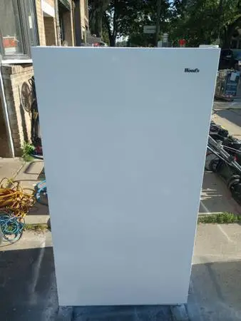 Bright White Upright Freezer