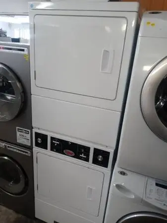 ★Unimac unitized dryer tower (needs two 220v outlets)
