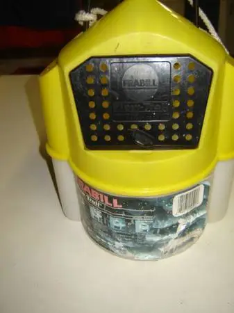 FLOATING BAIT BUCKET