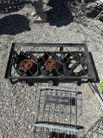 High pressure propane 3 burner stove top table top missing 1 burner