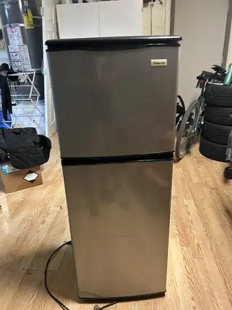 Working Small 2 Door Fridge + Freezer (Magic Chef)