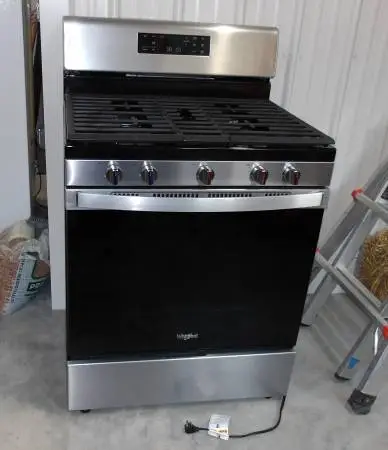 FREE Whirlpool Gas Range Stove Like New Condition