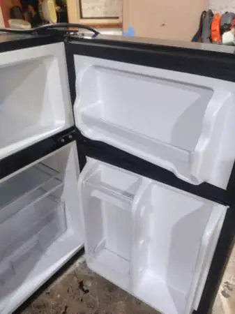 Mini refrigerator