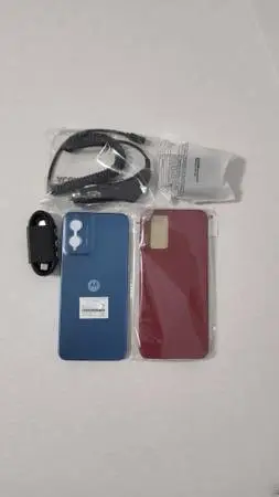 TRACFONE Motorola Moto G Play smartphone 64GB Storage 4GB RAM 6.5