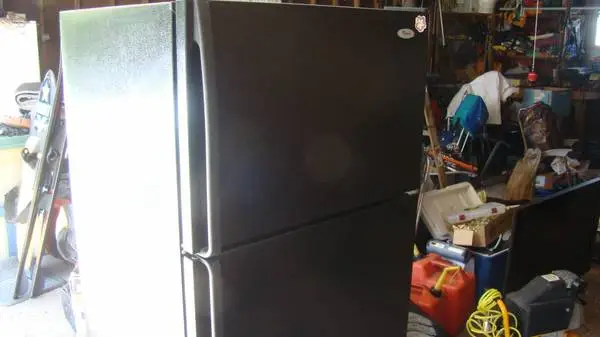 WHIRPOOL REFRIGEATOR