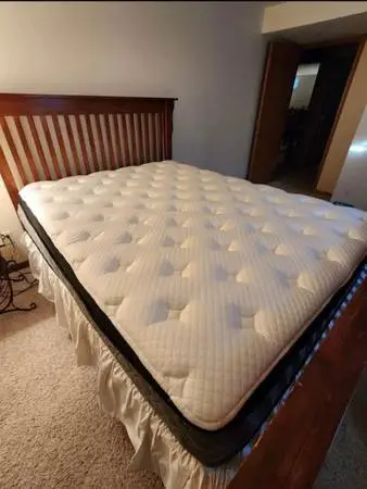 NEW Queen Mattress (IN PLASTIC)
