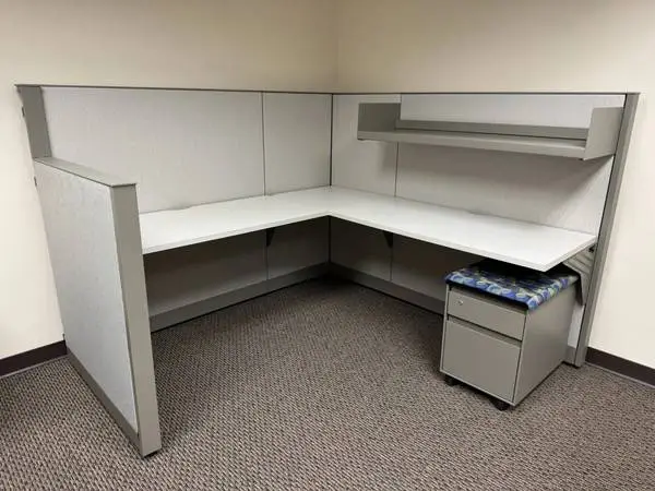 Pre-Owned Steelcase Answers Cubicles