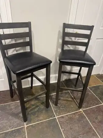 KITCHEN BAR STOOLS