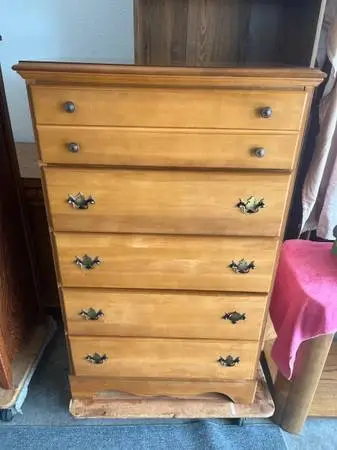 solid maple 5 drawer dresser