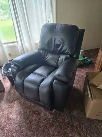 Like New Lazyboy Recliner
