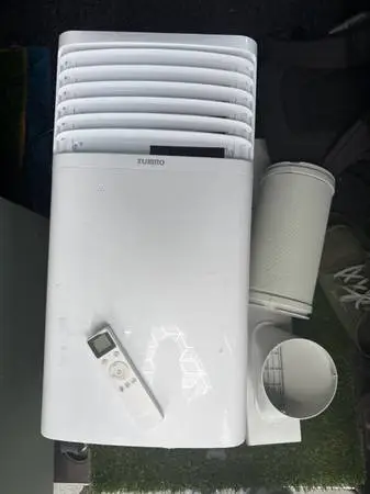 Portable AC – like new, remote + hose/wi