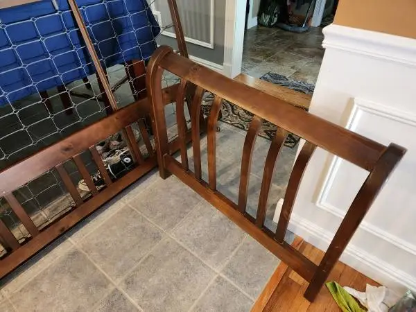Twin size sleigh day bed