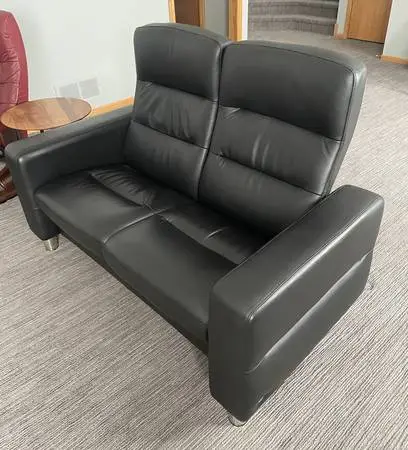 Rare Ekornes Stressless Arion Loveseat – Black Leather – Like New –