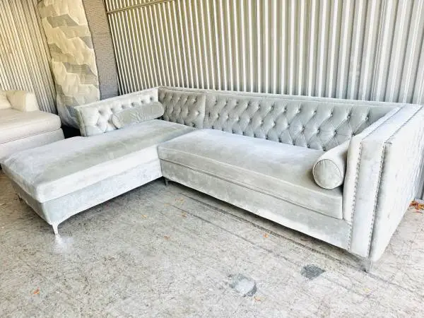 Exquisite Upscale Z Gallerie Crystal Tufted Sectional Sofa w/Storage Area