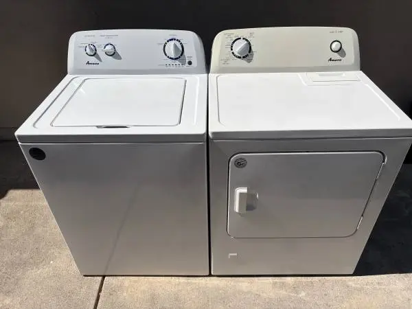 Amana (by Whirlpool) Washer w/ Agitator & Gas Dryer Set