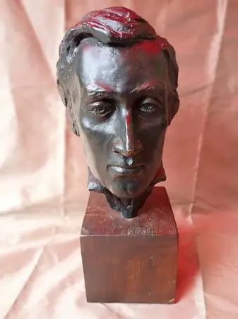 FREDERTC  CHOPIN  HEAD FIGURE