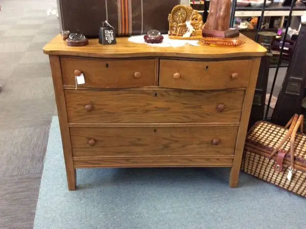 WOOD DRESSER W/4 DRAWERS