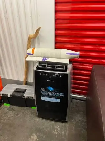 AC Unit, Blender, Mini-grill