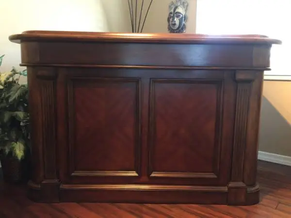 Solid Wood Bar & Stools