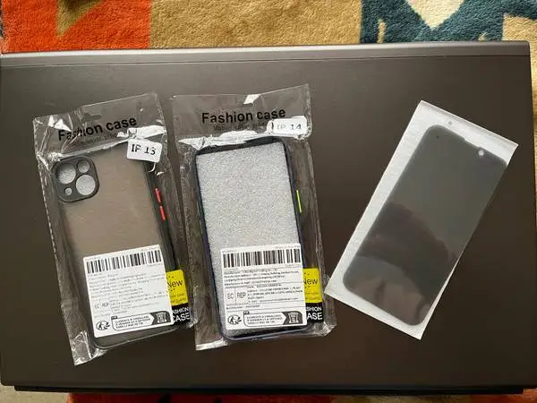 iPhone 13 or 14 Cover /case with privacy screen protector