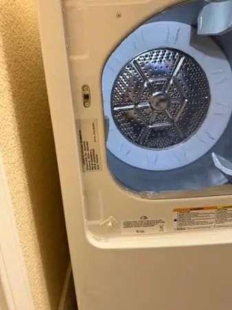Electric washer/ gas dryer set