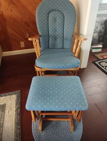 Oak glider with ottoman